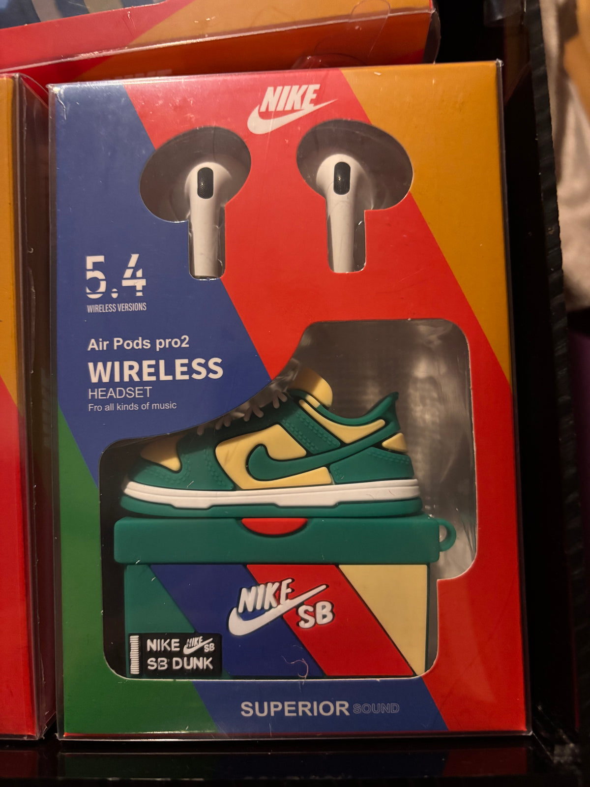 Nike Air Pod Pro 2 Wireless Earbuds & Case